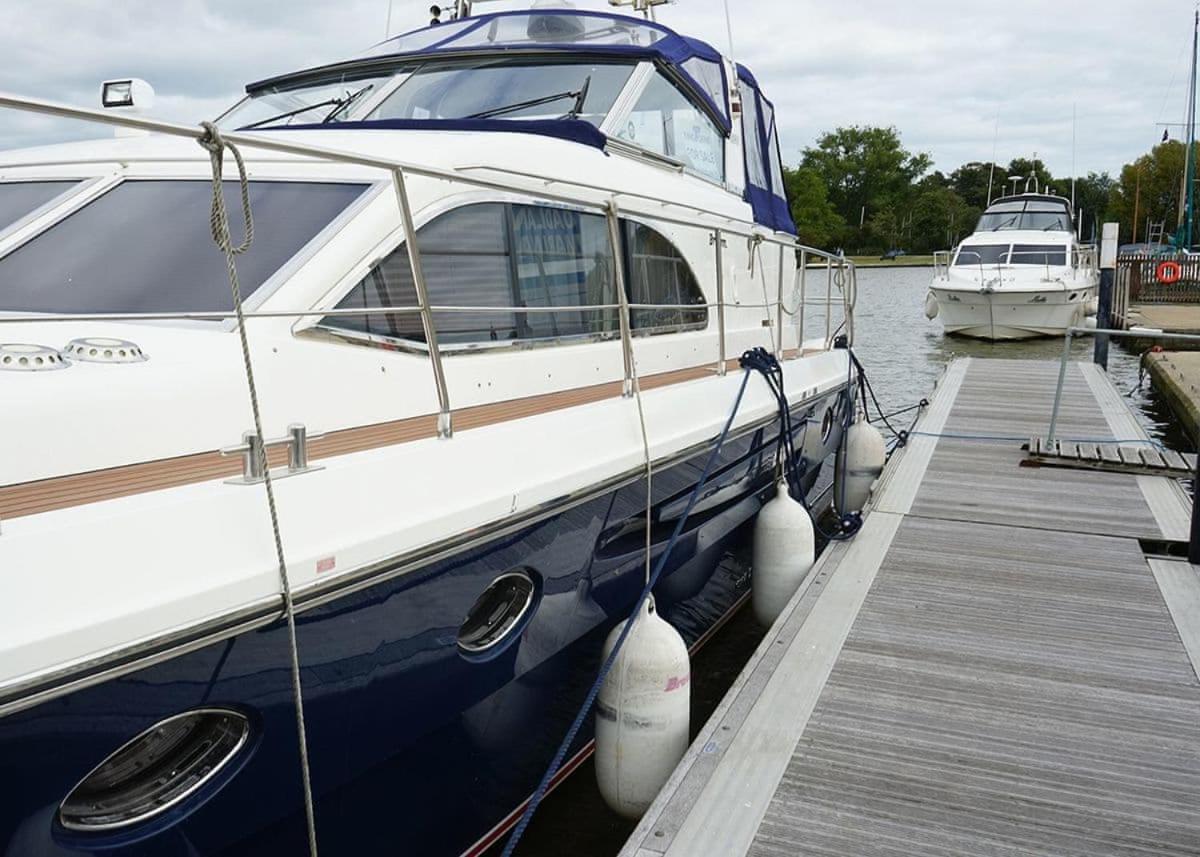 Отель Broadlands Park And Marina Pakefield Экстерьер фото